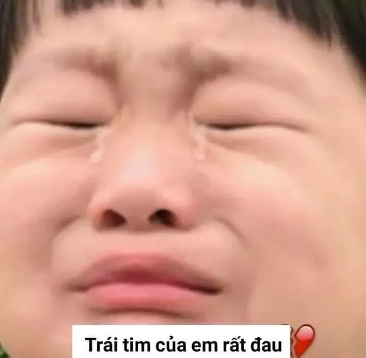 đau ở đây này meme 31