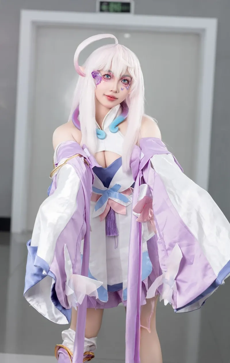 Gái xinh cosplay liên quân  11