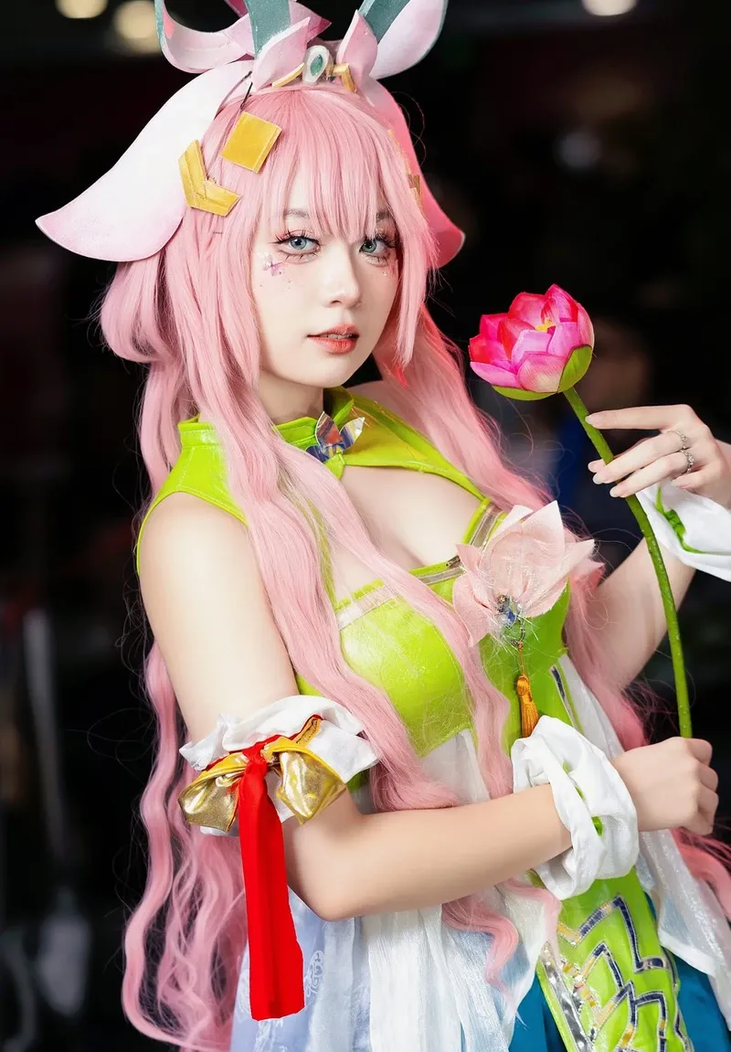 Gái xinh cosplay liên quân  26