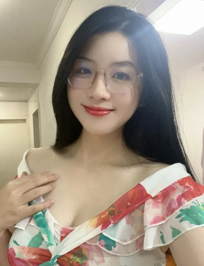 gái xinh cười 49