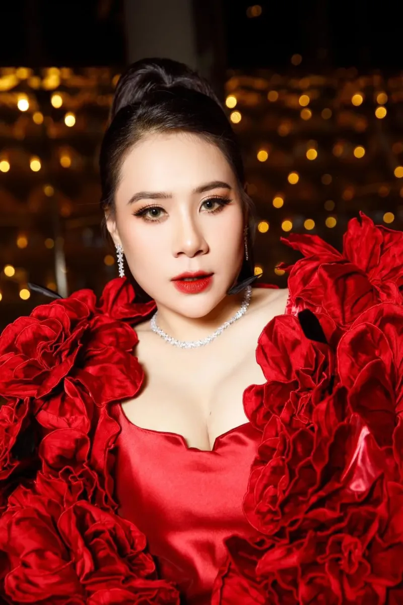  Hồ Bích Trâm 30