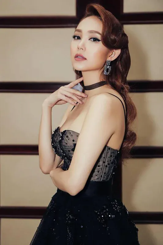 Minh Hằng 29