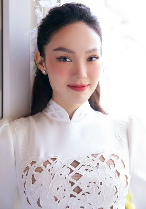 Minh Hằng 48