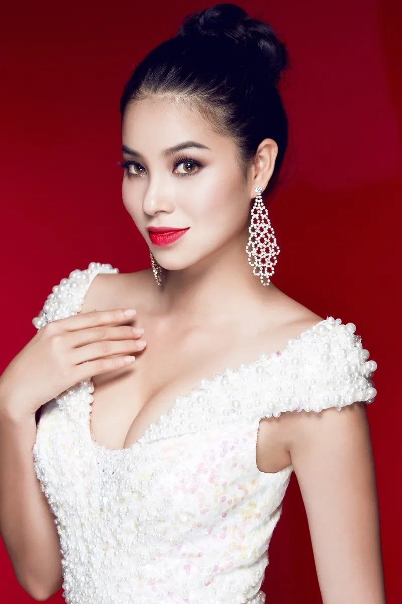 Phạm Hương đại diện Việt Nam tỏa sáng tại Miss Universe 2015