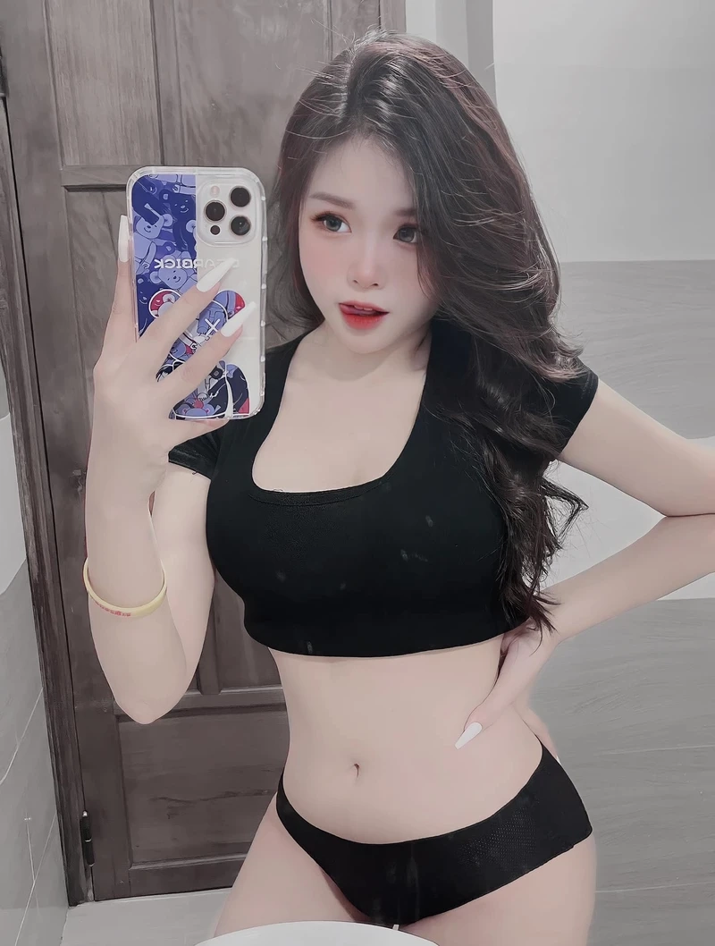 Hot girl 18 tuổi mang đến sự nổi bật trong mọi khoảnh khắc