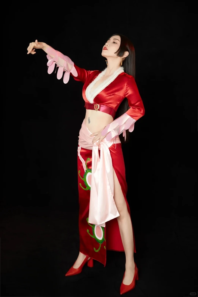 Cosplay Shirahoshi công chúa thể hiện sự duyên dáng và kiêu sa