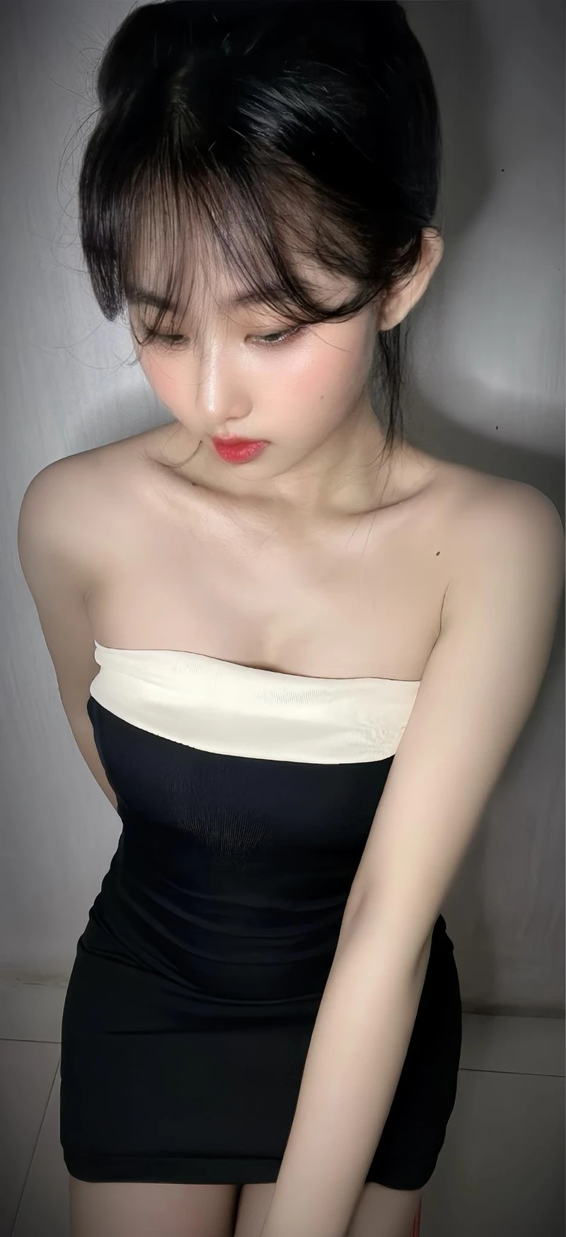 Gái xinh QQ Live châu Âu với phong cách hiện đại và đầy cuốn hút