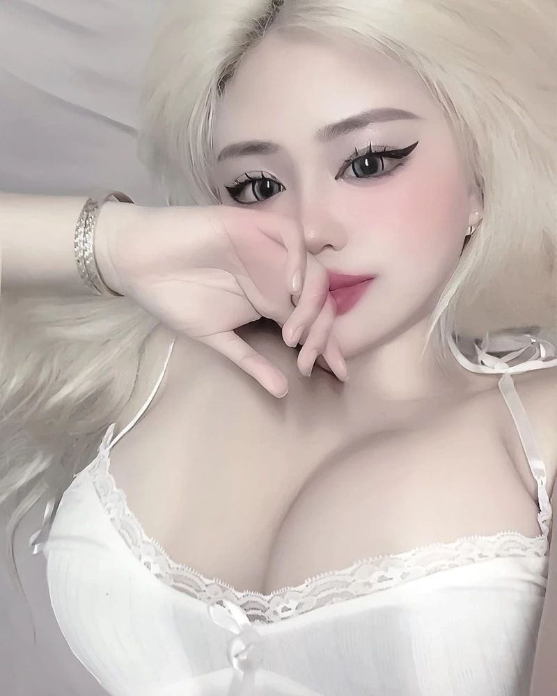 Gái xinh mặc váy ngắn TikTok tạo nên sự dễ thương