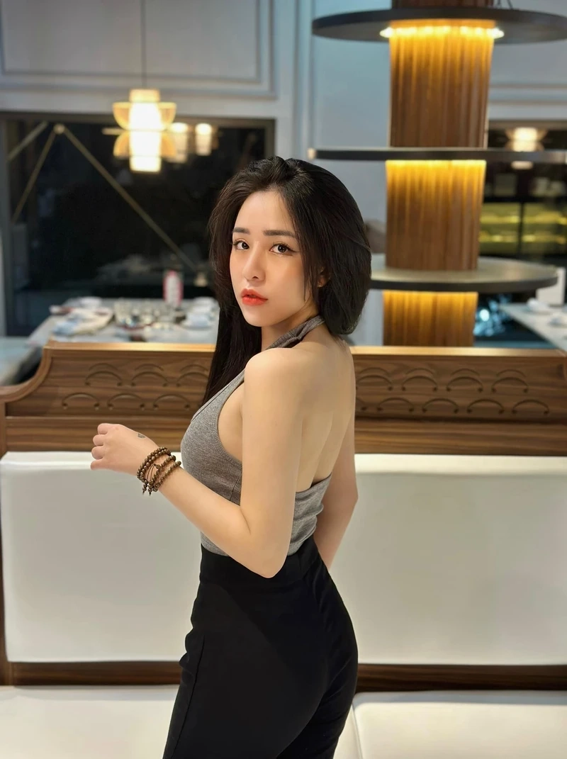 Gái xinh TikTok sexy thu hút ánh nhìn bằng vẻ ngoài cuốn hút