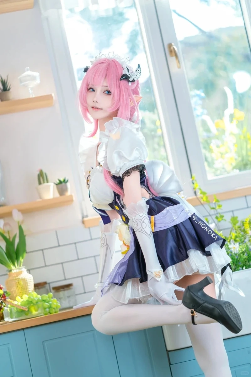 Ảnh cosplay Sailor Moon đầy sắc màu và mạnh mẽ, lôi cuốn mọi ánh nhìn