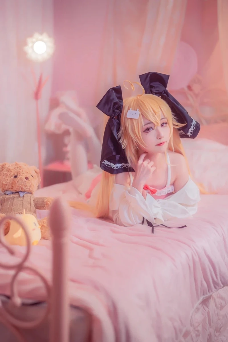 Ảnh cosplay Cinderella xinh đẹp, nhẹ nhàng và đầy quyến rũ