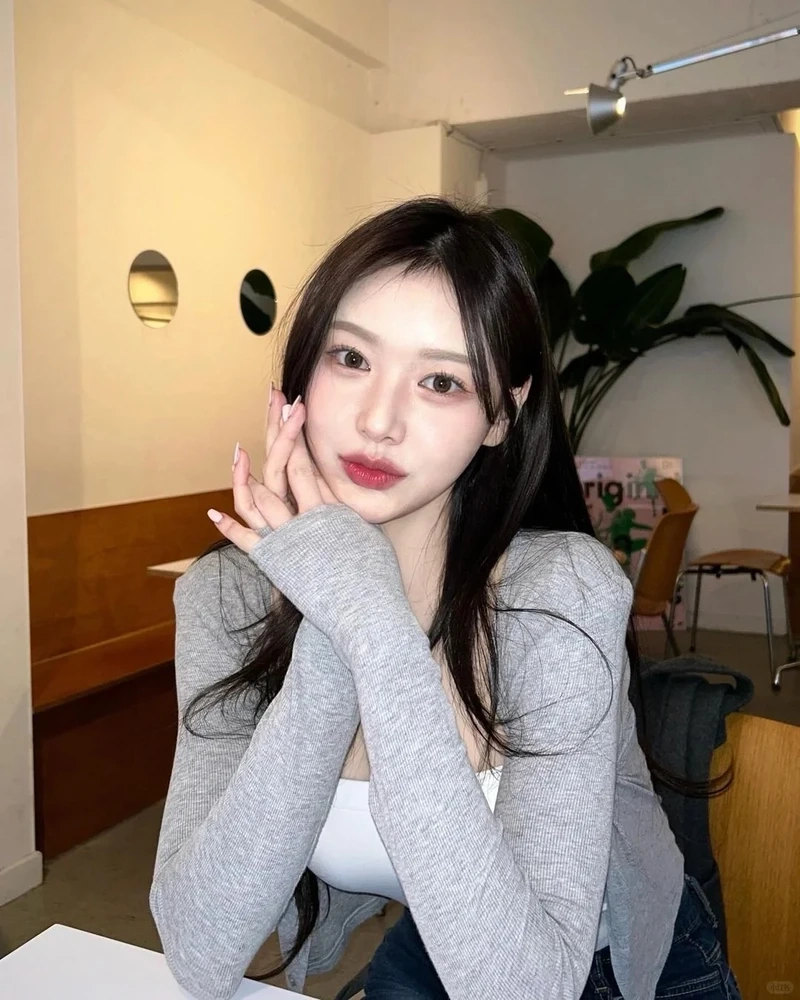 Ảnh HyunA cá tính với biểu cảm sống động trong ánh sáng tinh tế