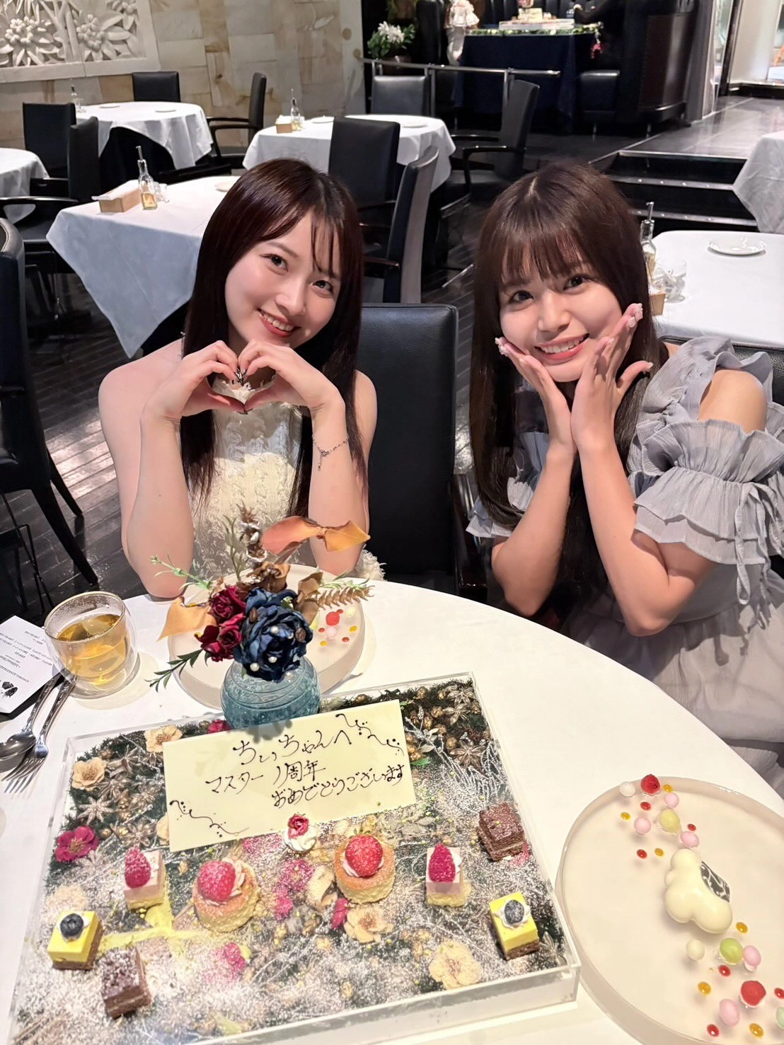 Gái xinh khoe vú nóng bỏng cuốn hút vòng một bốc lửa mê hoặc