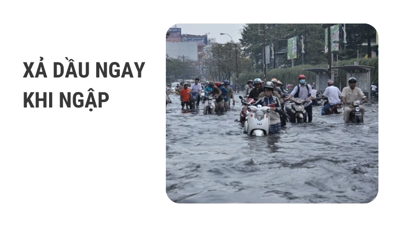 Thay dầu máy lập tức khi xe bị ngập nước