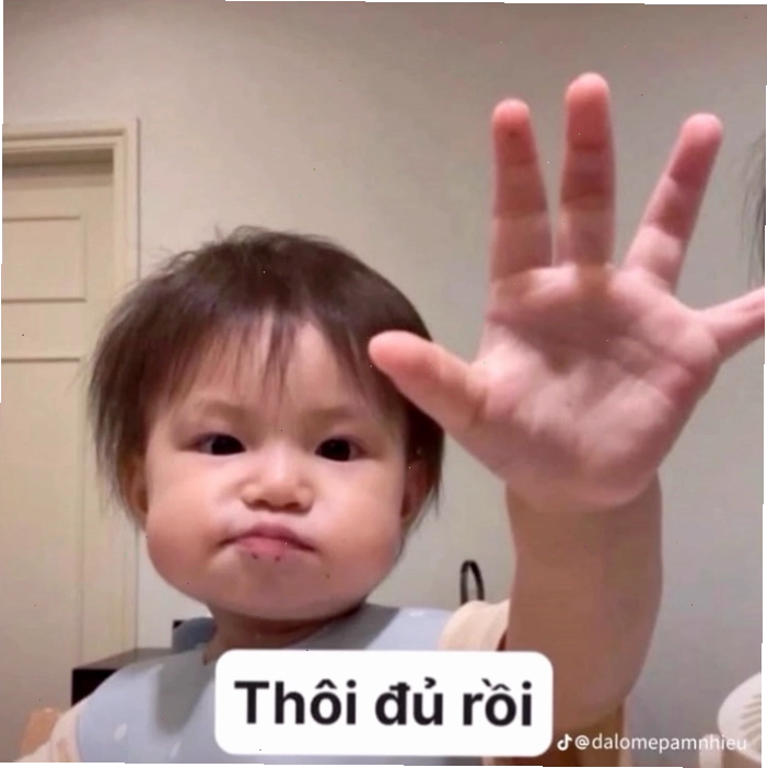 Ảnh chế Pam với ánh mắt lém lỉnh