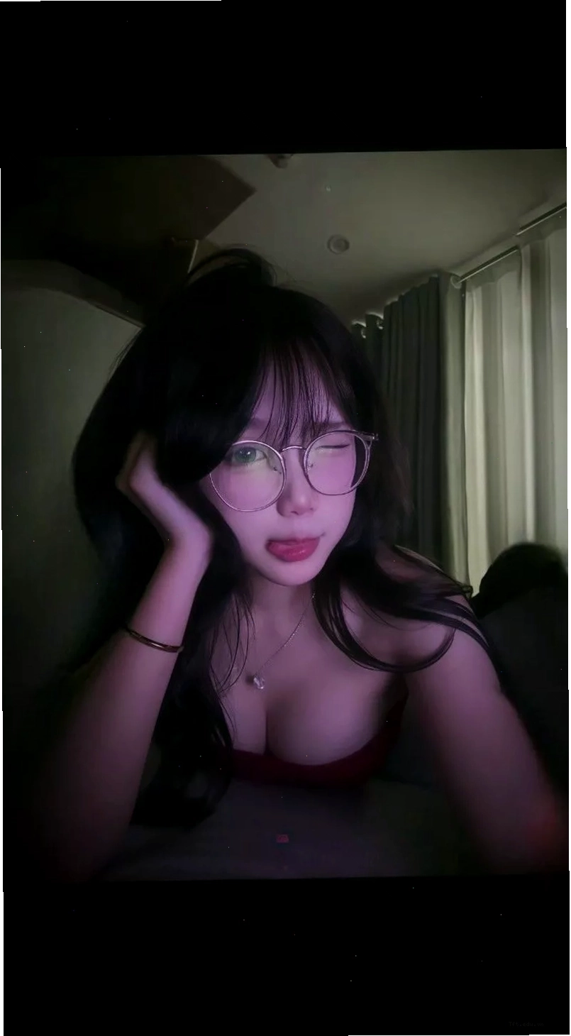 Ảnh gái xinh làm hình nền