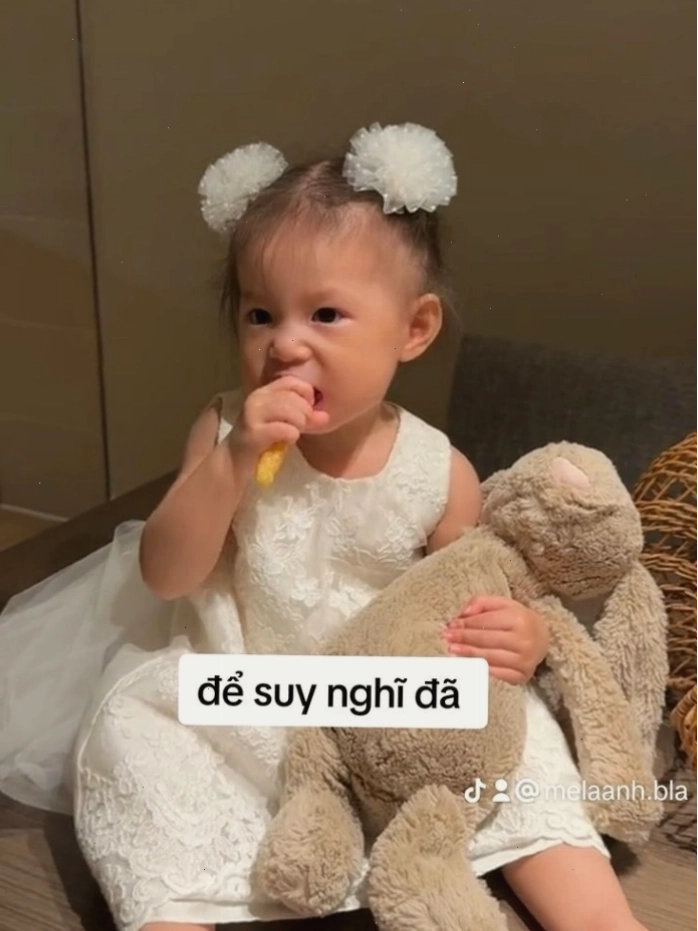 Ảnh meme Pam với biểu cảm "khó ở"