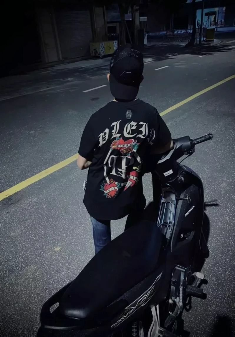 Bộ ảnh boy phố phong cách Hàn Quốc với nhiều góc chụp