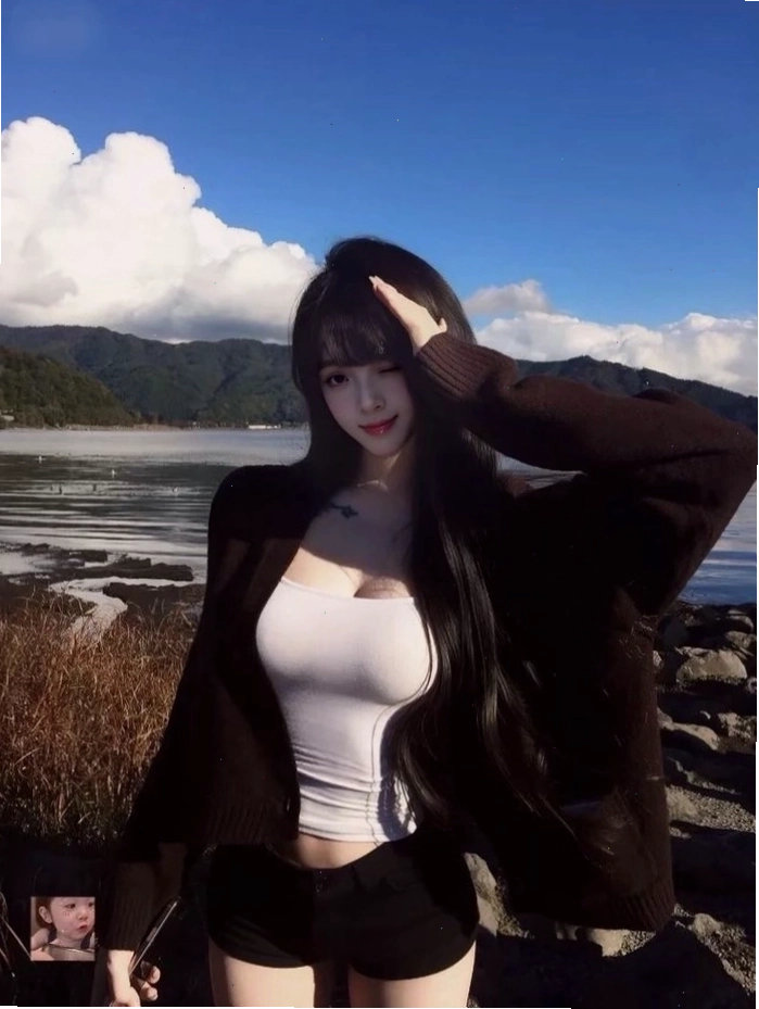 Concept chân dung cô gái xinh bikini nhẹ nhàng cuốn hút