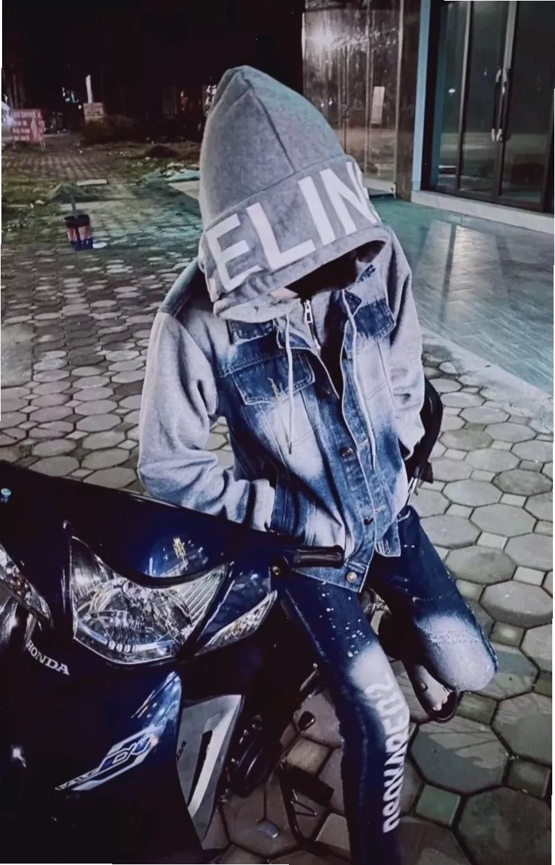 Hình ảnh boy phố năng động trên đường phố