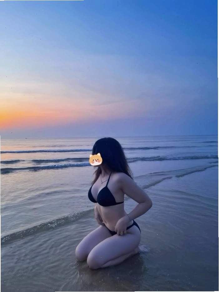 Hình nền gái xinh bikini che mặt phong cách bí ẩn