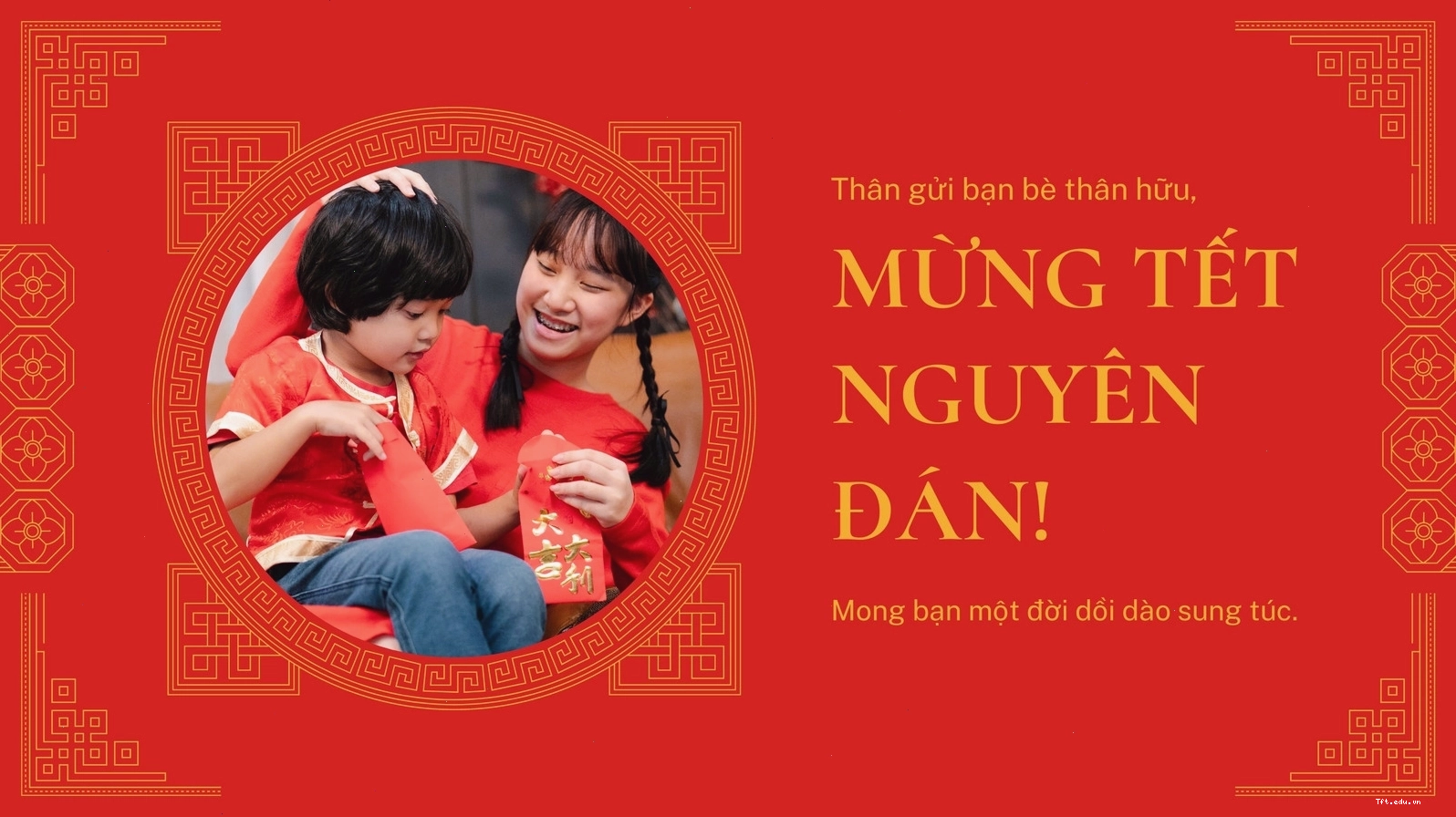 Lời chúc mừng năm mới cổ truyền trên hình nền đơn giản