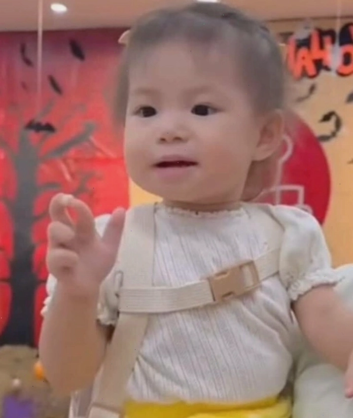 Meme Pam với nụ cười tỏa nắng