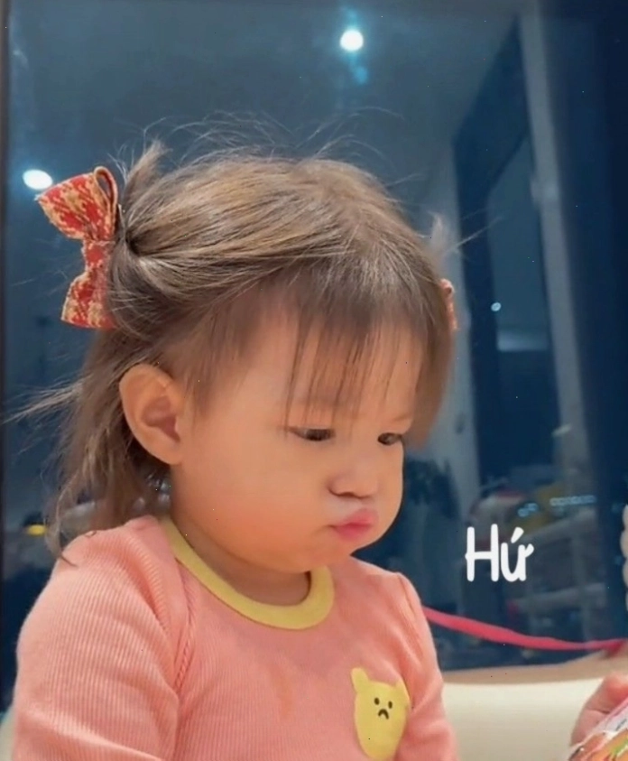 Meme Pam với nụ cười toe toét