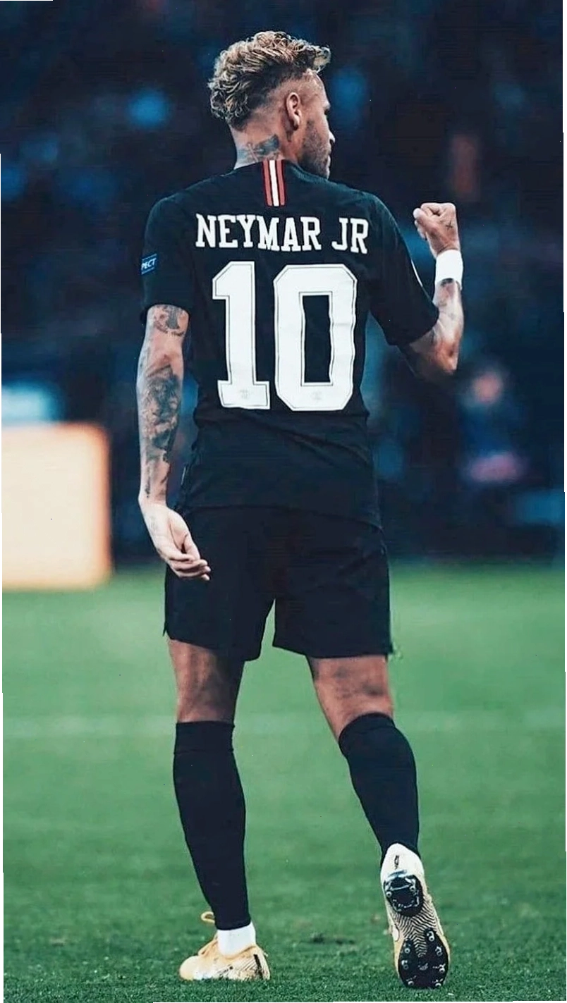 Neymar Jr với phong cách thời trang ấn tượng