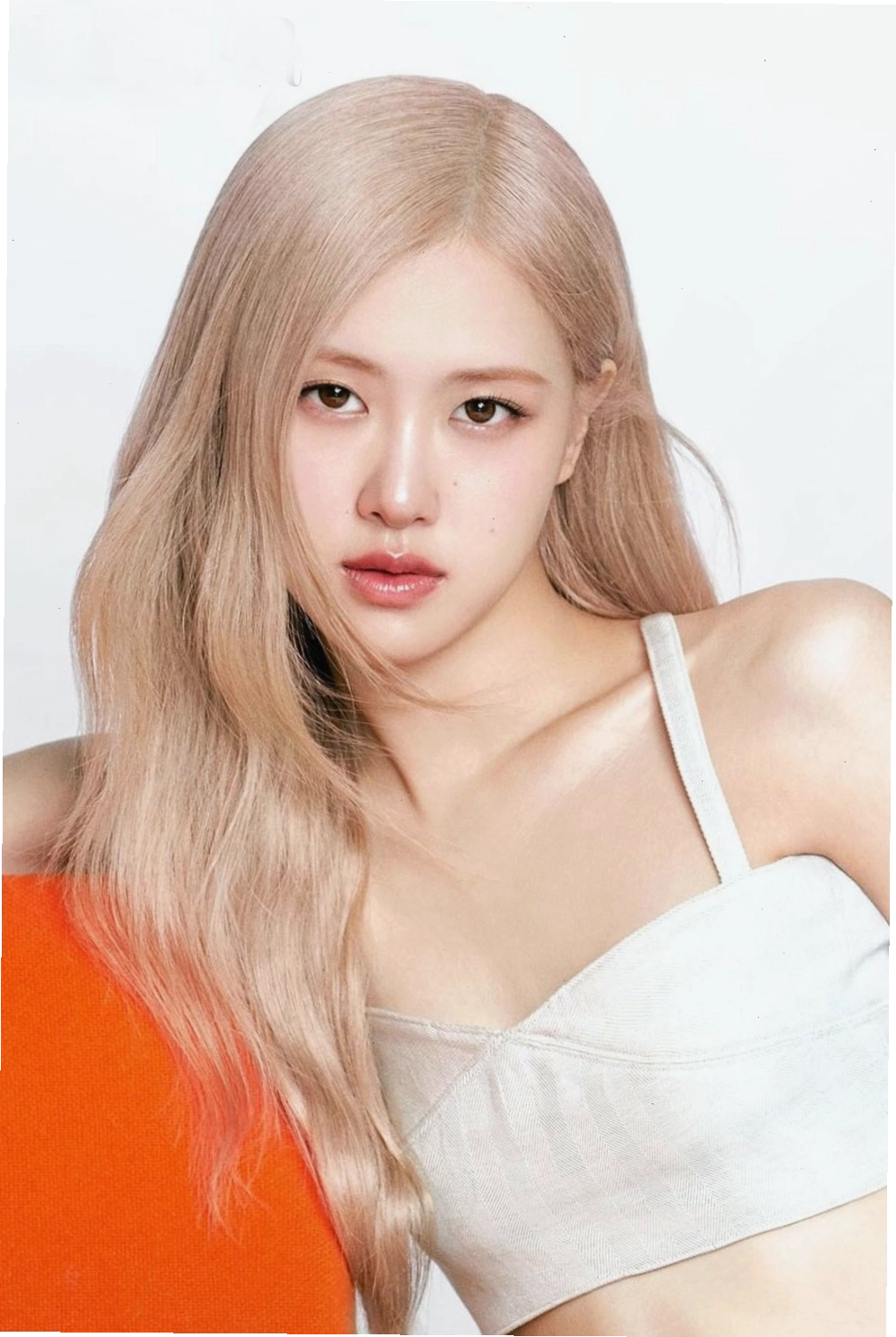 Rosé nhóm Blackpink, 29 tuổi, là gương mặt đẹp nhất thế giới 2025 do TC Candler bình chọn, sở hữu nhan sắc và phong cách năng động.