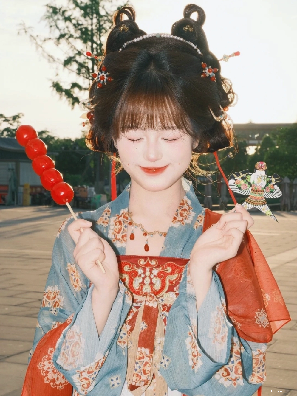 Trang phục cosplay bắt mắt và đầy thu hút của các cosplayer Trung Quốc