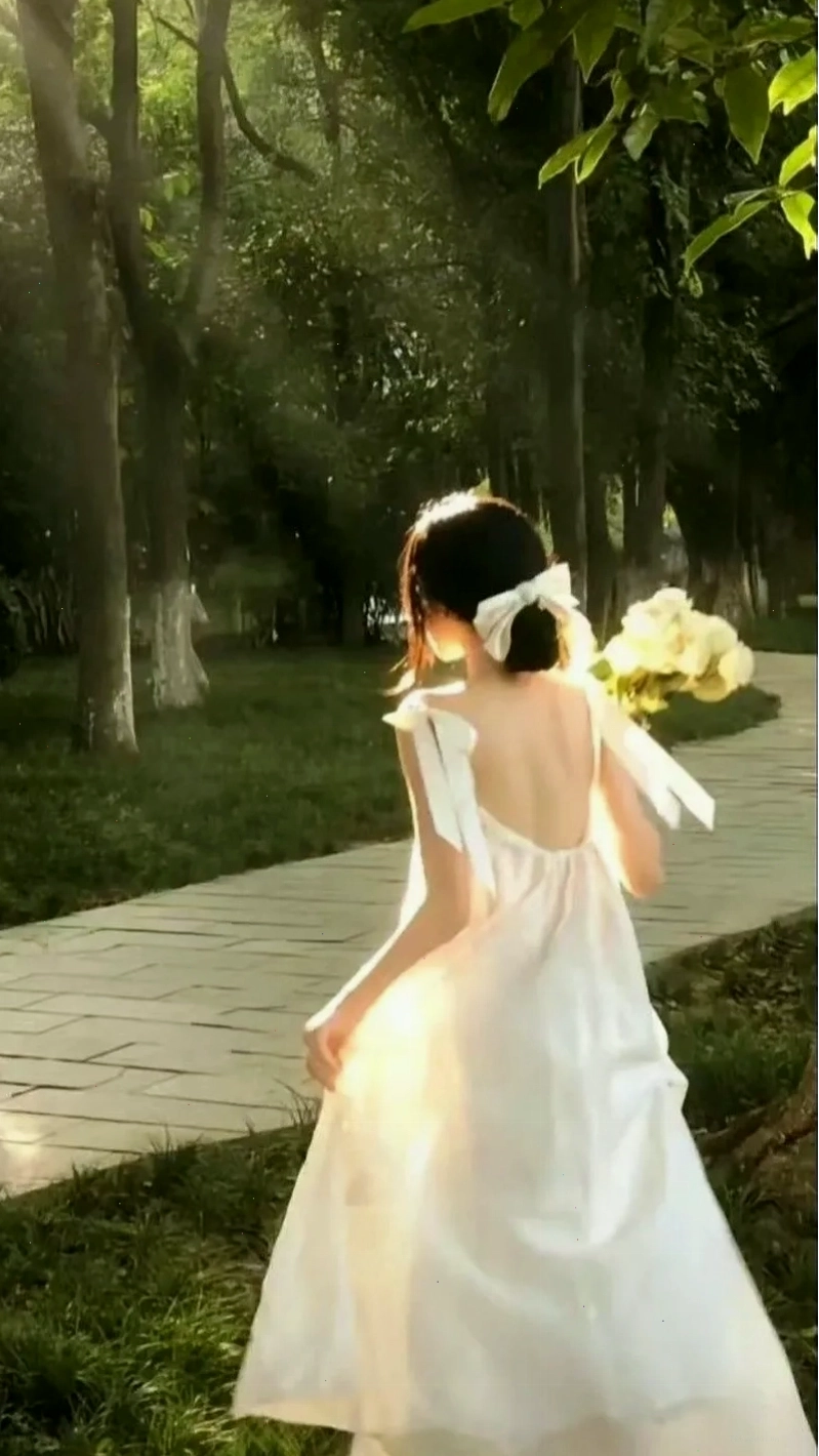 Vẻ đẹp dịu dàng trong ảnh chụp sau lưng nữ tóc ngang vai